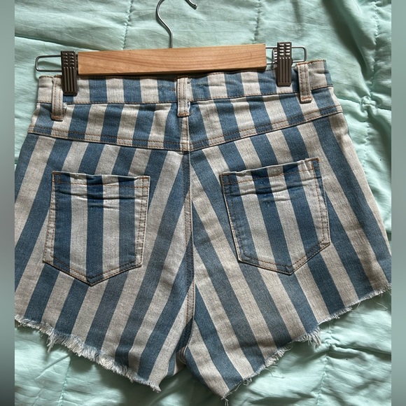 Vintage style high waisted short shorts - Picture 3 of 3